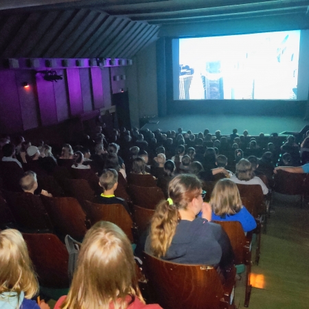 První stupeň navštívil kino Retrostar v Polance